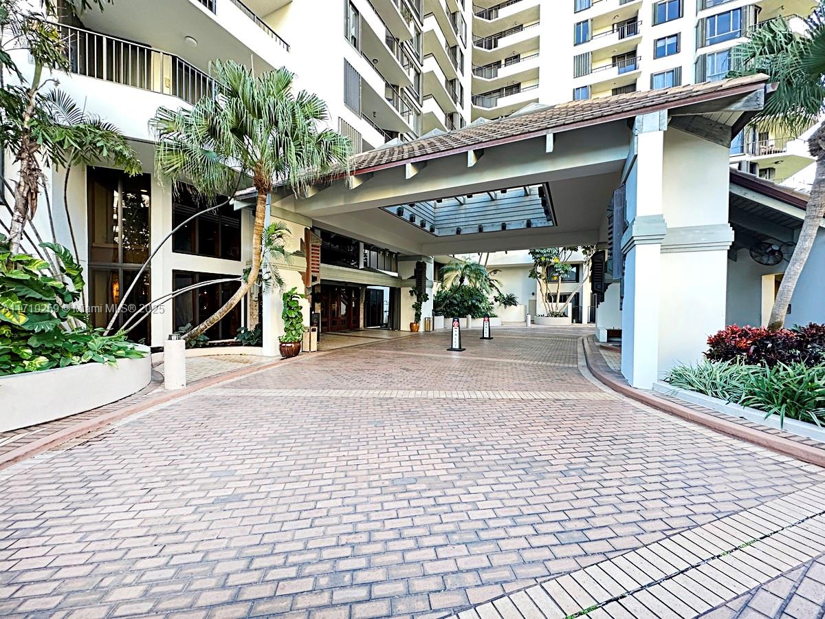 520 Brickell Key Drive, Unit A1802 Miami, FL 33131 - Photo 23 of 35 a view of outdoor space