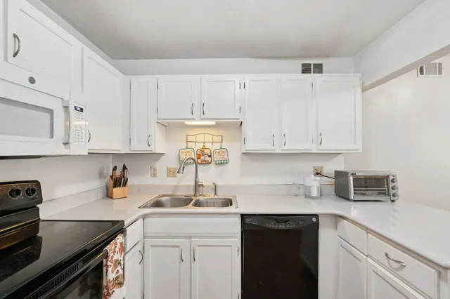 $78,700 | 8631 North Servite Drive, Unit 112, Milwaukee, WI 53223