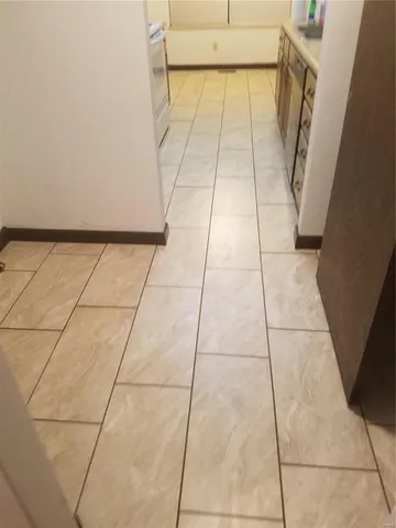 $250,000 | 400 University Drive, Belleville, IL 62221