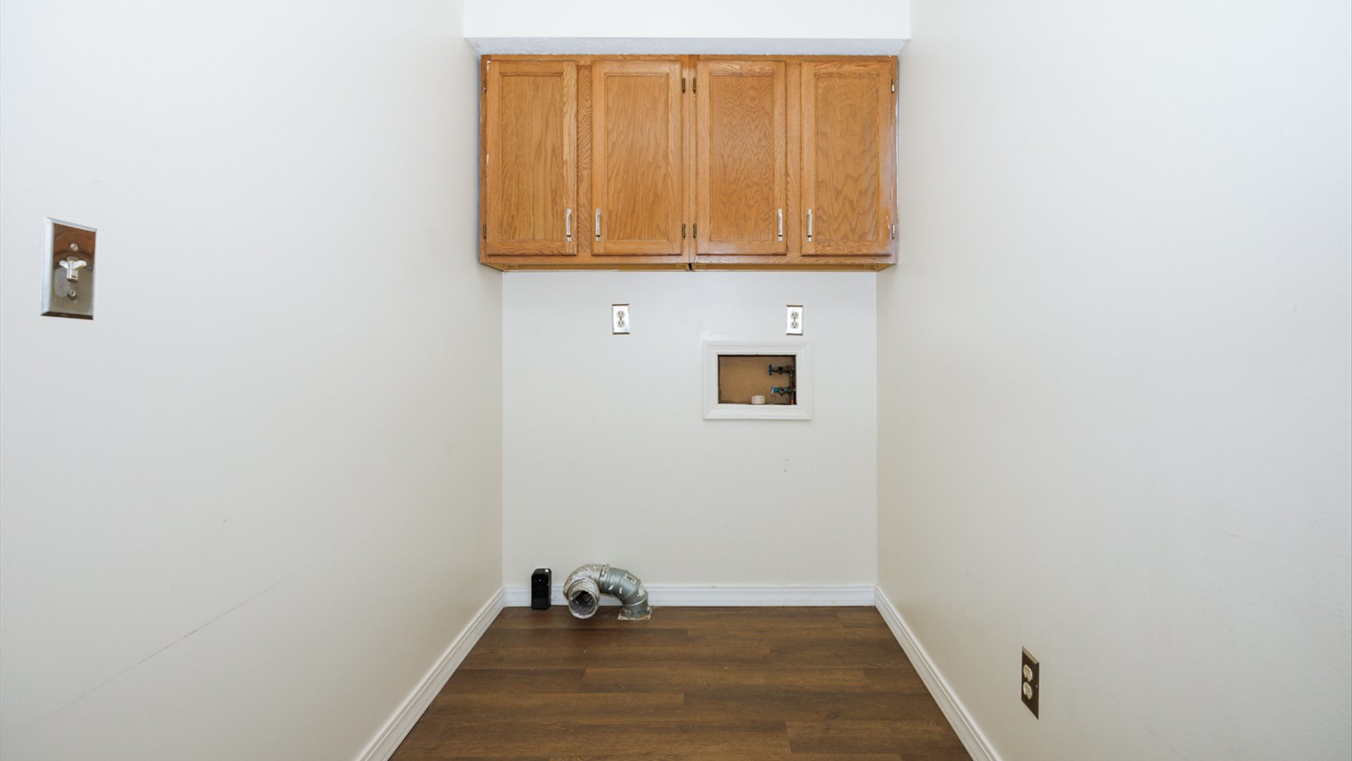 800 West Hamilton Street Atlanta, IL 61723 - Photo 20 of 44 a view of a storage