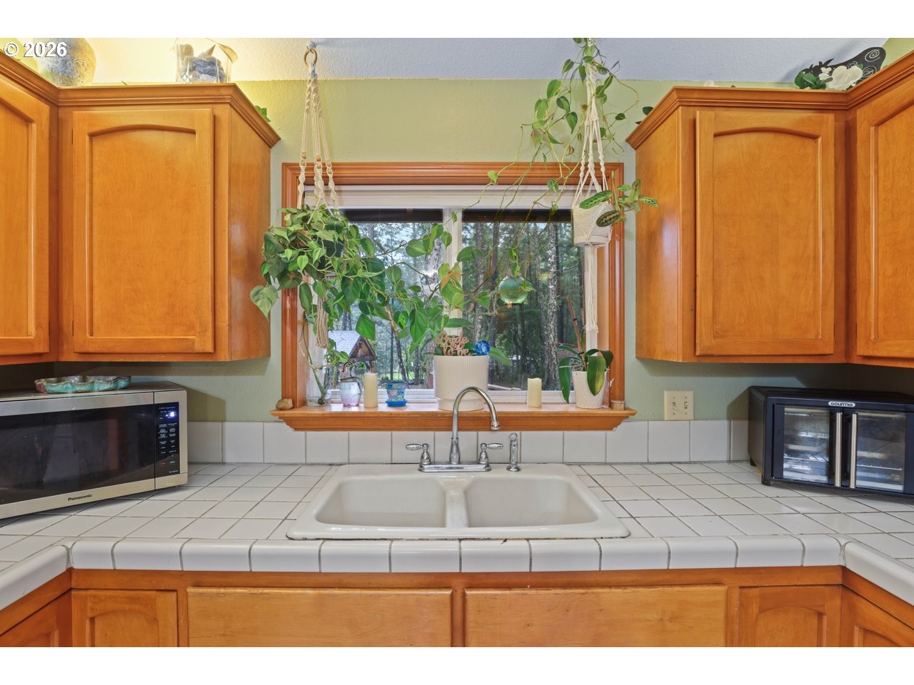 372 Thornbrook Drive Merlin, OR 97532 - Photo 11 of 34