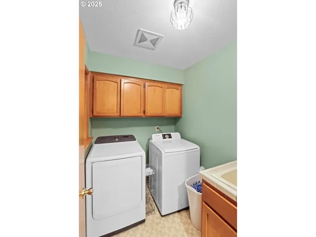 $525,000 | 372 Thornbrook Drive, Merlin, OR 97532