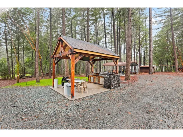 $525,000 | 372 Thornbrook Drive, Merlin, OR 97532