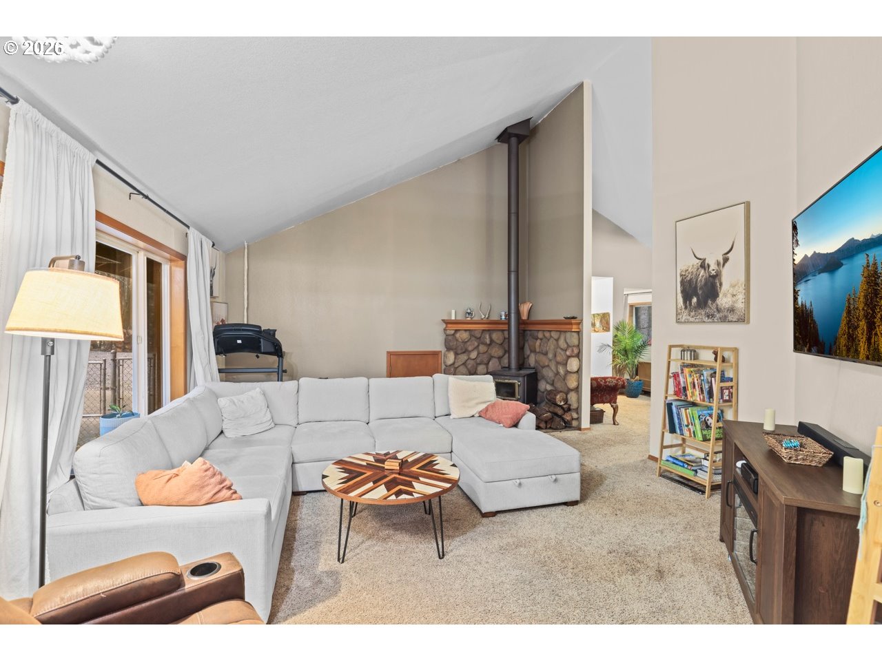 372 Thornbrook Drive Merlin, OR 97532 - Photo 3 of 34