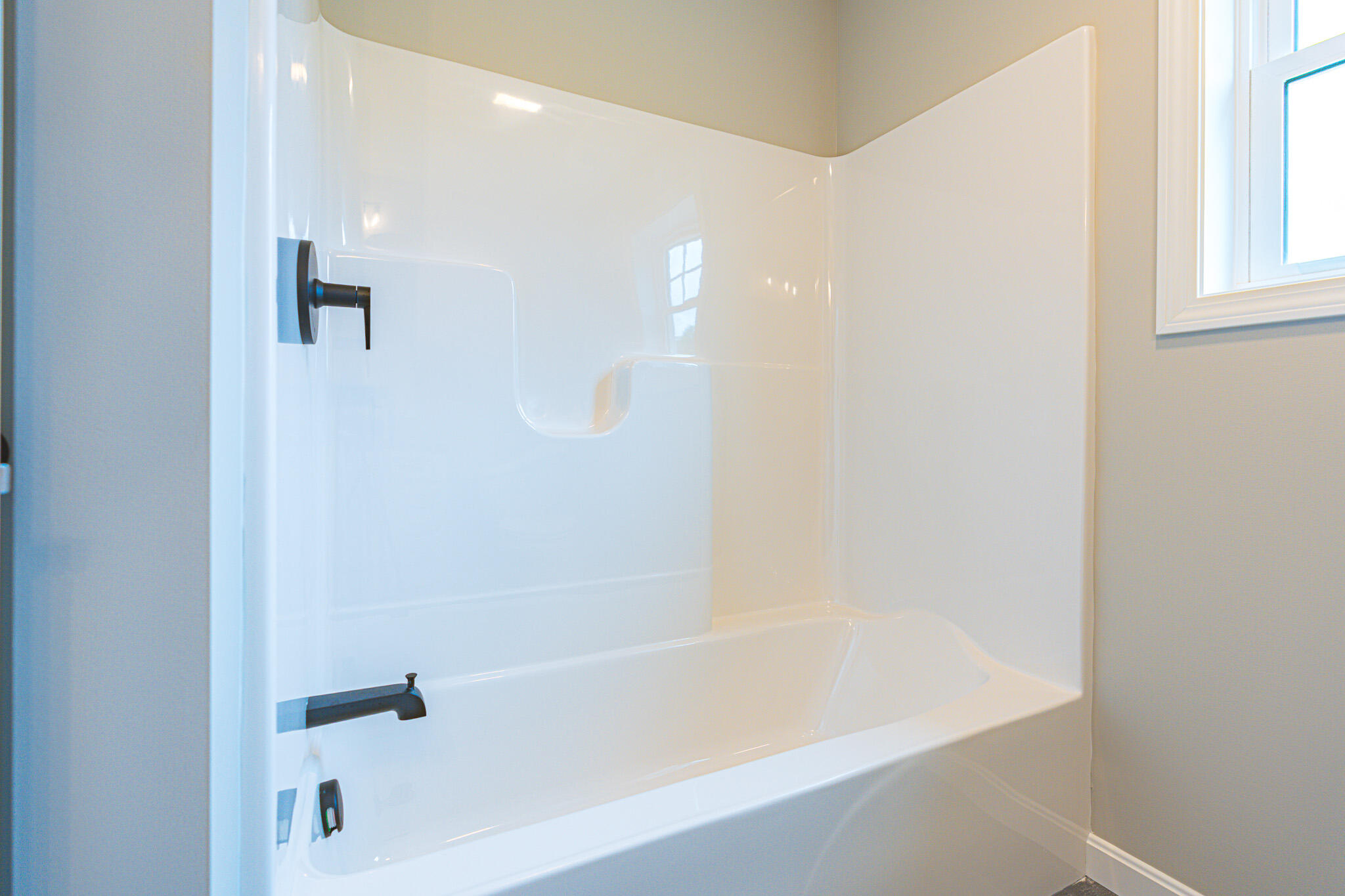 5 Blaine Road, Unit 104 Saco, ME 04072 - Photo 20 of 50 Second Floor Bath