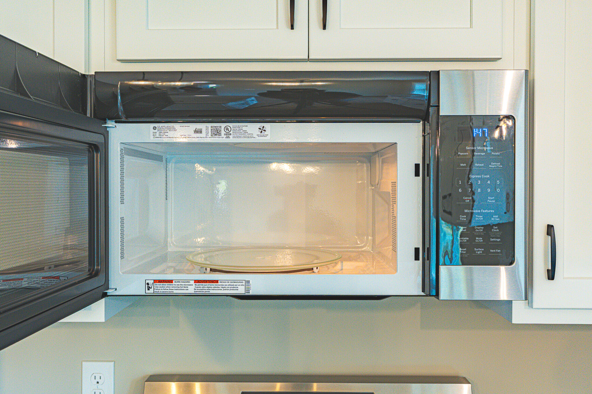 5 Blaine Road, Unit 104 Saco, ME 04072 - Photo 37 of 50 Microwave