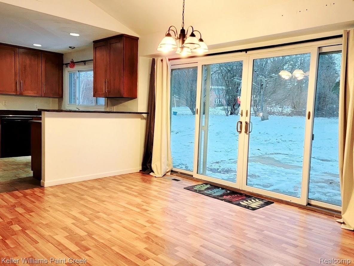 1505 Hampstead Lane Rochester, MI 48309 - Photo 7 of 19 Dining.jpg