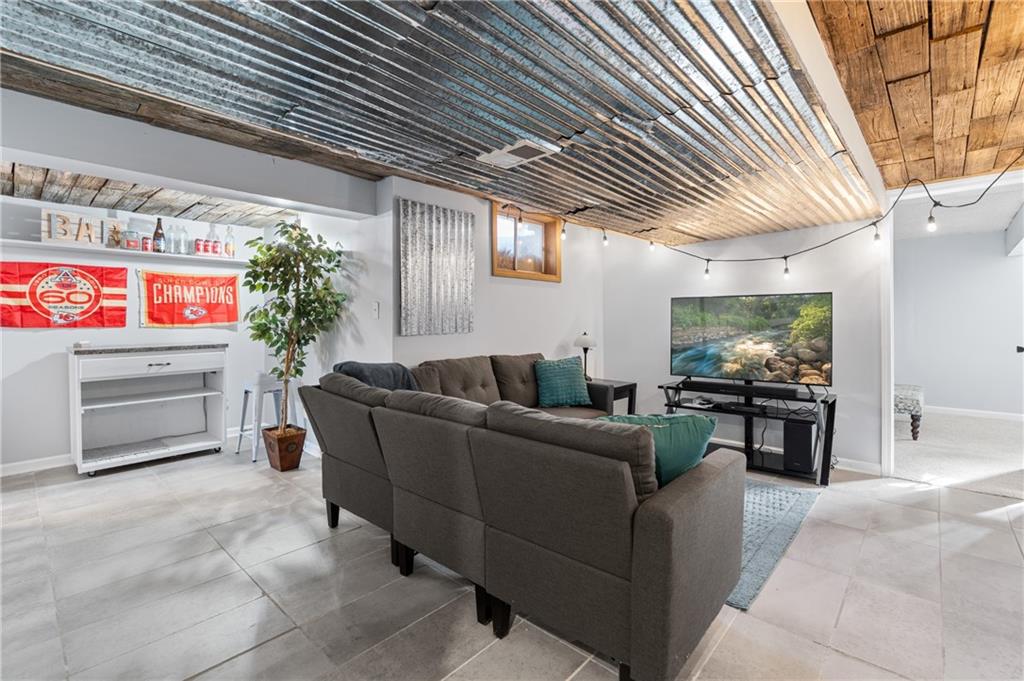 1324 Southwest 22nd Street Blue Springs, MO 64015 - Photo 23 of 41