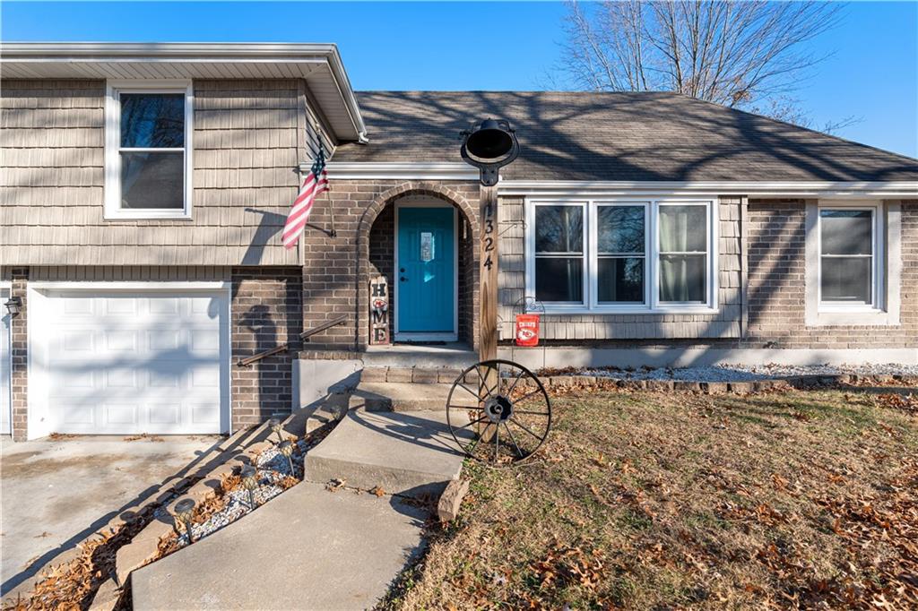 1324 Southwest 22nd Street Blue Springs, MO 64015 - Photo 3 of 41