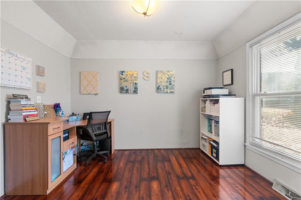 1324 Southwest 22nd Street Blue Springs, MO 64015 - Photo 5 of 41