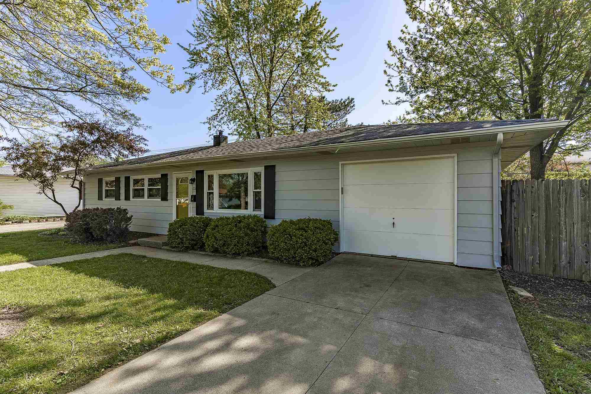 5336 Riviera Drive Fort Wayne, IN 46825 - Photo 1 of 30 Gallery Image 1
