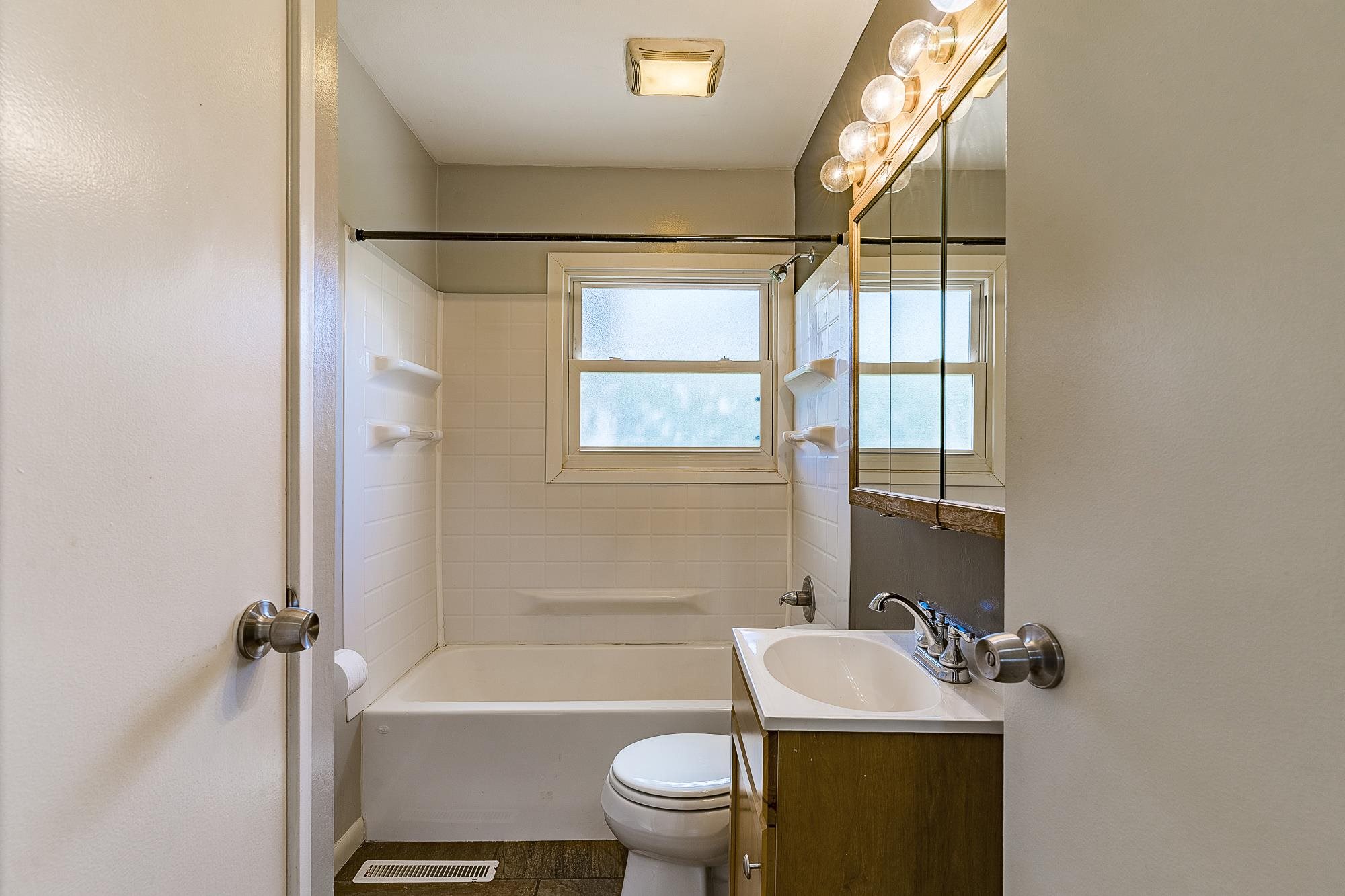 5336 Riviera Drive Fort Wayne, IN 46825 - Photo 15 of 30 Gallery Image 15