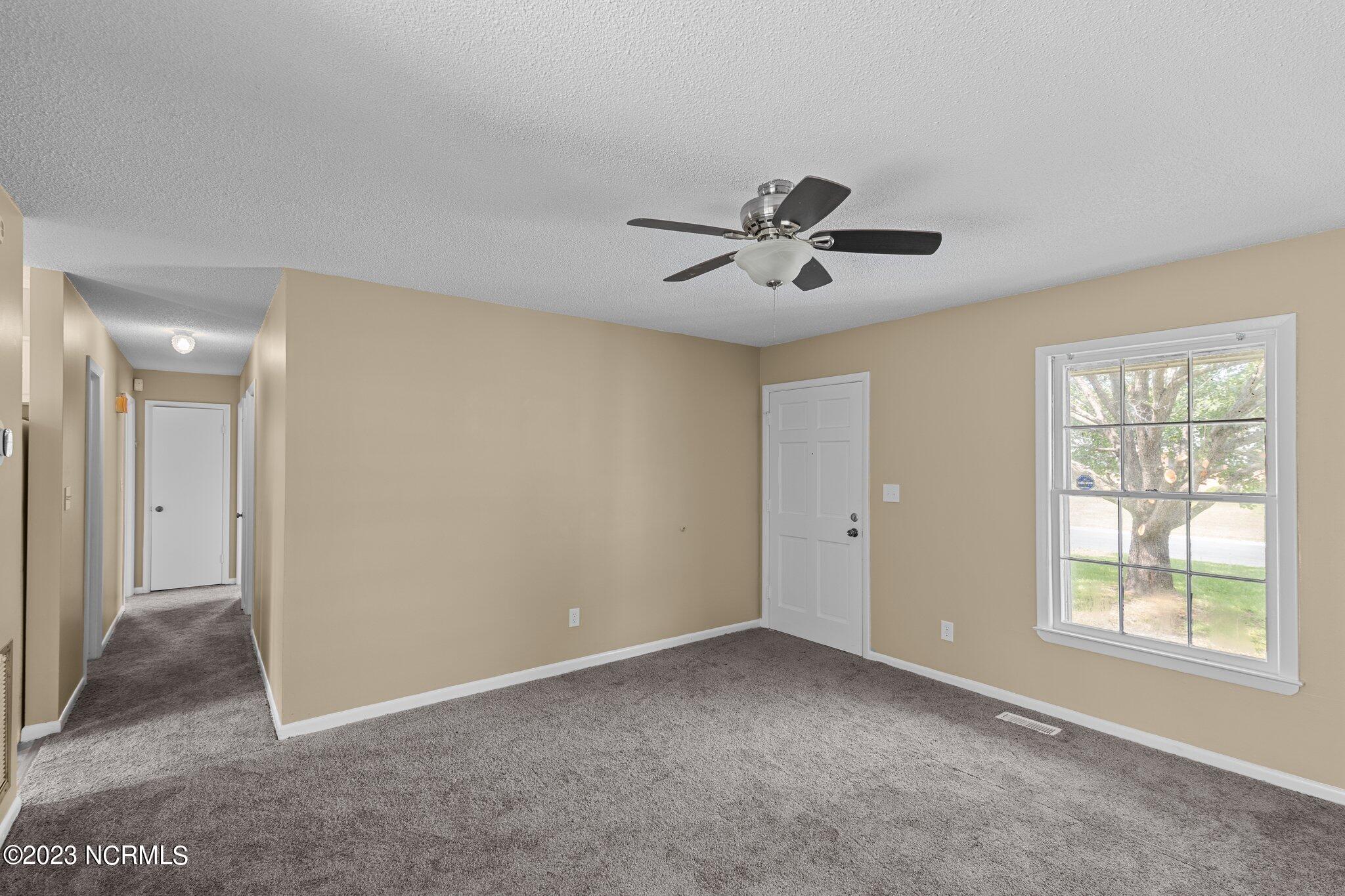 205 Wildwood Road Havelock, NC 28532 - Photo 5 of 25 living room