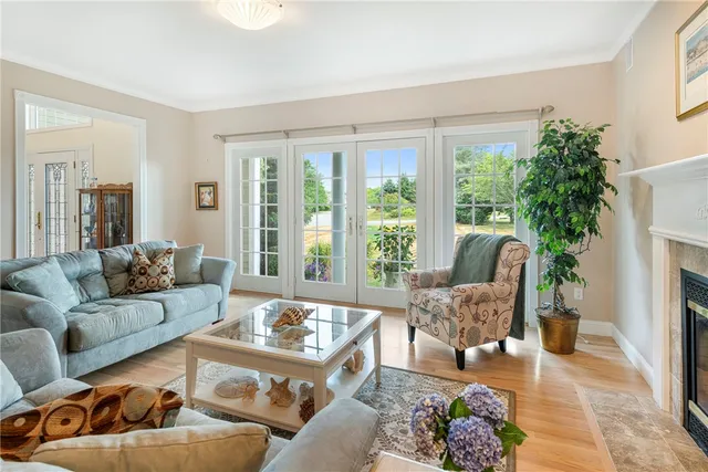 $2,450,000 | 180 Cottontail Drive, Portsmouth, RI 02871