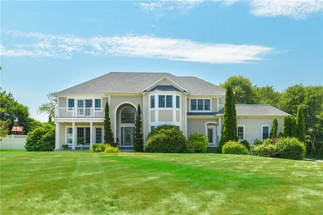 $2,450,000 | 180 Cottontail Drive, Portsmouth, RI 02871