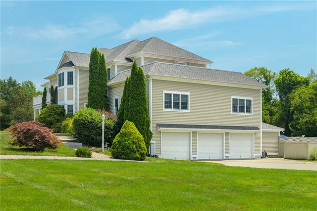 $2,450,000 | 180 Cottontail Drive, Portsmouth, RI 02871
