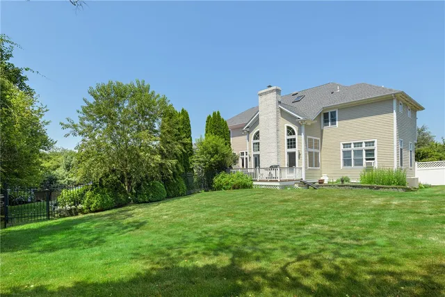 $2,450,000 | 180 Cottontail Drive, Portsmouth, RI 02871