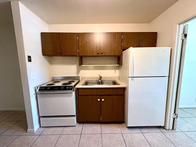 $1,400 | 300 20th Street, Unit 8, West Palm Beach, FL 33407