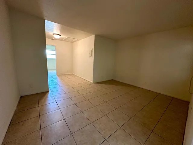 $1,400 | 300 20th Street, Unit 8, West Palm Beach, FL 33407