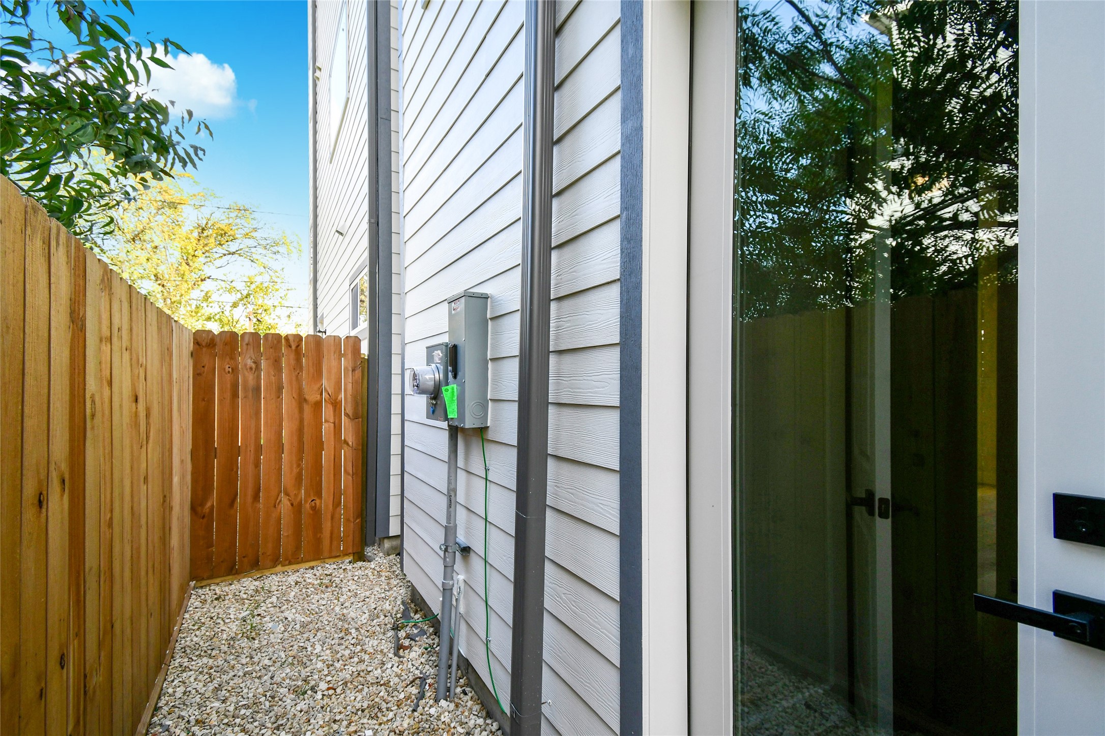 3231 Tuam Street Houston, TX 77004 - Photo 8 of 49 independent backdoor entry door.