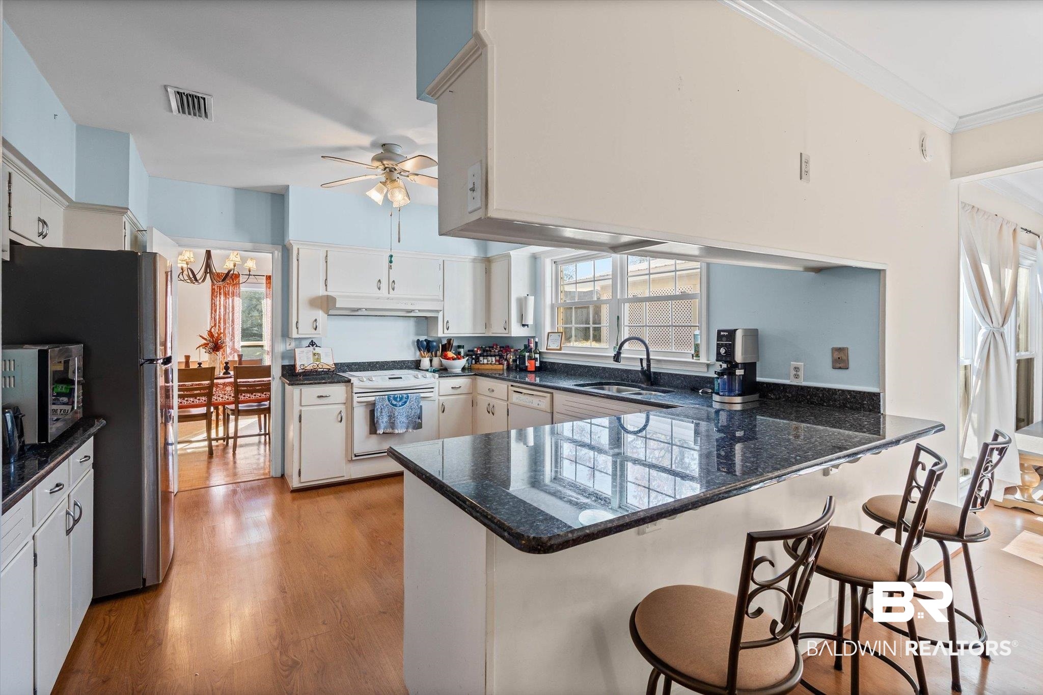 324 Hadrian Street Mobile, AL 36606 - Photo 9 of 33 Kitchen