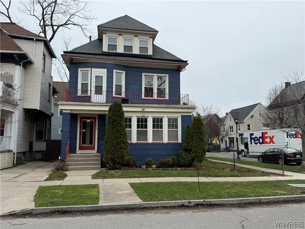 $1,600 | 319 Bryant Street, Unit 2, Buffalo, NY 14222