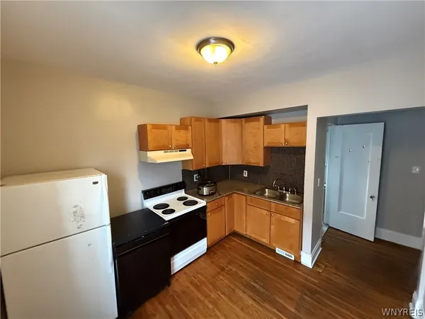 $1,600 | 319 Bryant Street, Unit 2, Buffalo, NY 14222