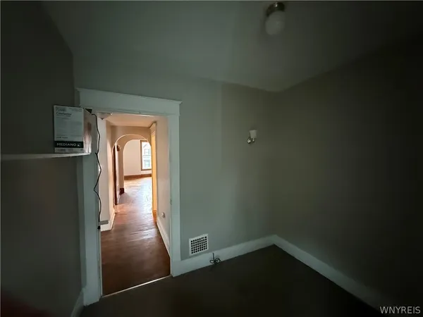 $1,600 | 319 Bryant Street, Unit 2, Buffalo, NY 14222