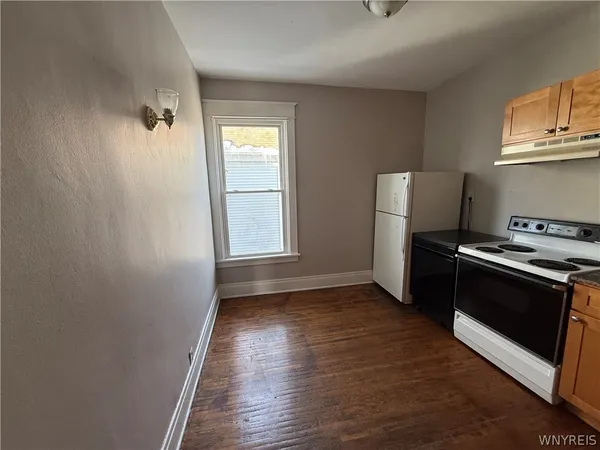 $1,750 | 319 Bryant Street, Unit 2, Buffalo, NY 14222