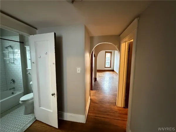 $1,600 | 319 Bryant Street, Unit 2, Buffalo, NY 14222