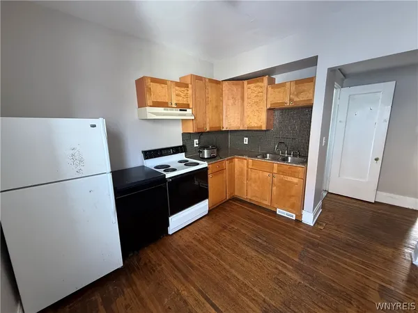 $1,750 | 319 Bryant Street, Unit 2, Buffalo, NY 14222