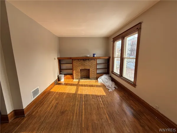 $1,750 | 319 Bryant Street, Unit 2, Buffalo, NY 14222