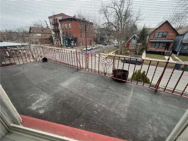 $1,600 | 319 Bryant Street, Unit 2, Buffalo, NY 14222