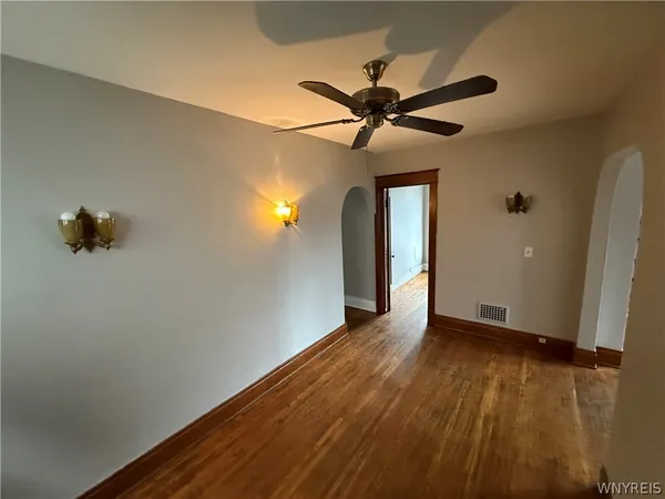 $1,600 | 319 Bryant Street, Unit 2, Buffalo, NY 14222