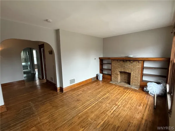 $1,600 | 319 Bryant Street, Unit 2, Buffalo, NY 14222