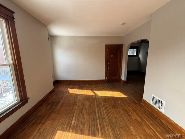 $1,750 | 319 Bryant Street, Unit 2, Buffalo, NY 14222