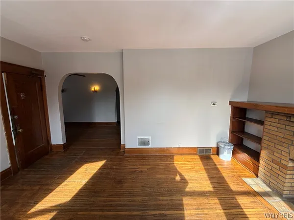 $1,750 | 319 Bryant Street, Unit 2, Buffalo, NY 14222