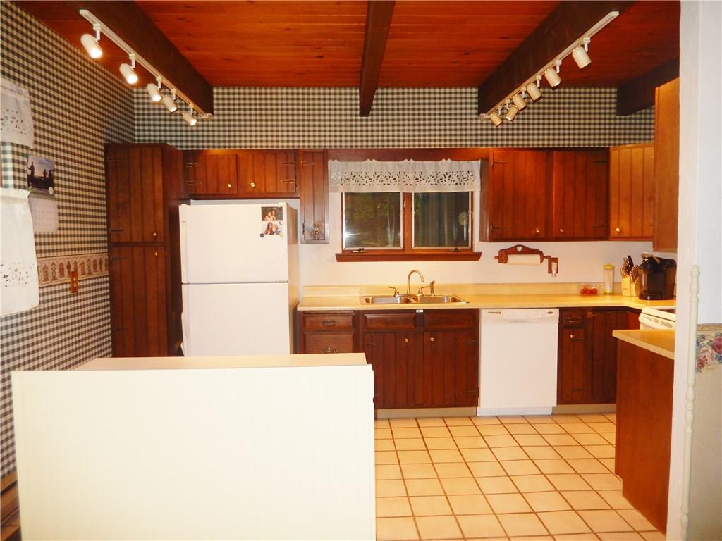 239 Walnut Road Acme, PA 15610 - Photo 8 of 25