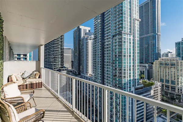 $449,000 | 1250 South Miami Avenue, Unit 2212, Miami, FL 33130