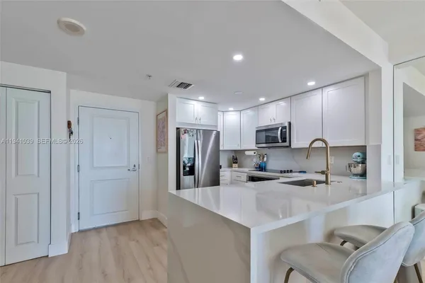 $449,000 | 1250 South Miami Avenue, Unit 2212, Miami, FL 33130