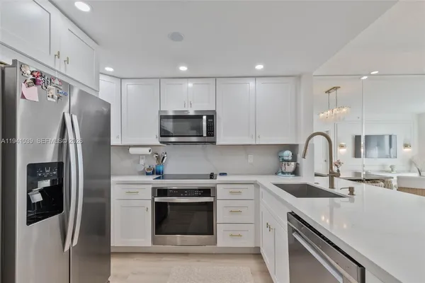 $449,000 | 1250 South Miami Avenue, Unit 2212, Miami, FL 33130