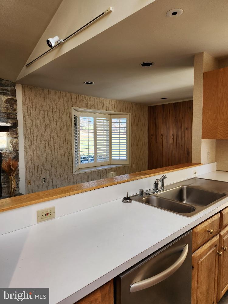 8410 Hawkins Creamery Road Gaithersburg, MD 20882 - Photo 11 of 43