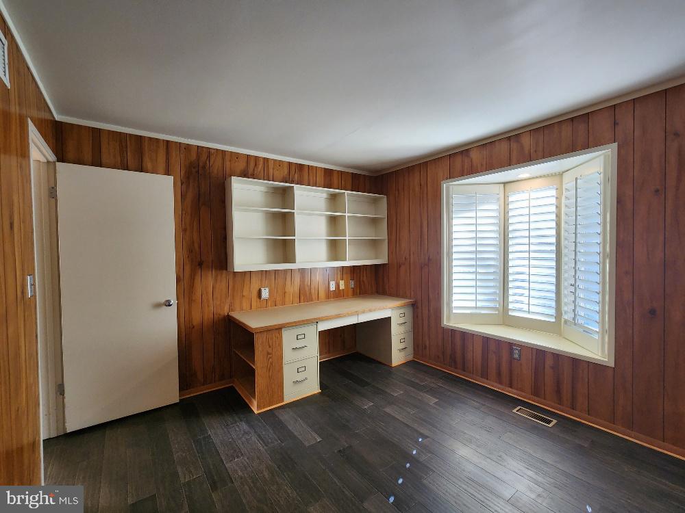 8410 Hawkins Creamery Road Gaithersburg, MD 20882 - Photo 16 of 43