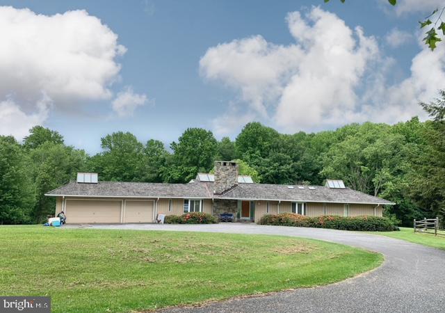 8410 Hawkins Creamery Road Gaithersburg, MD 20882 - Photo 2 of 43