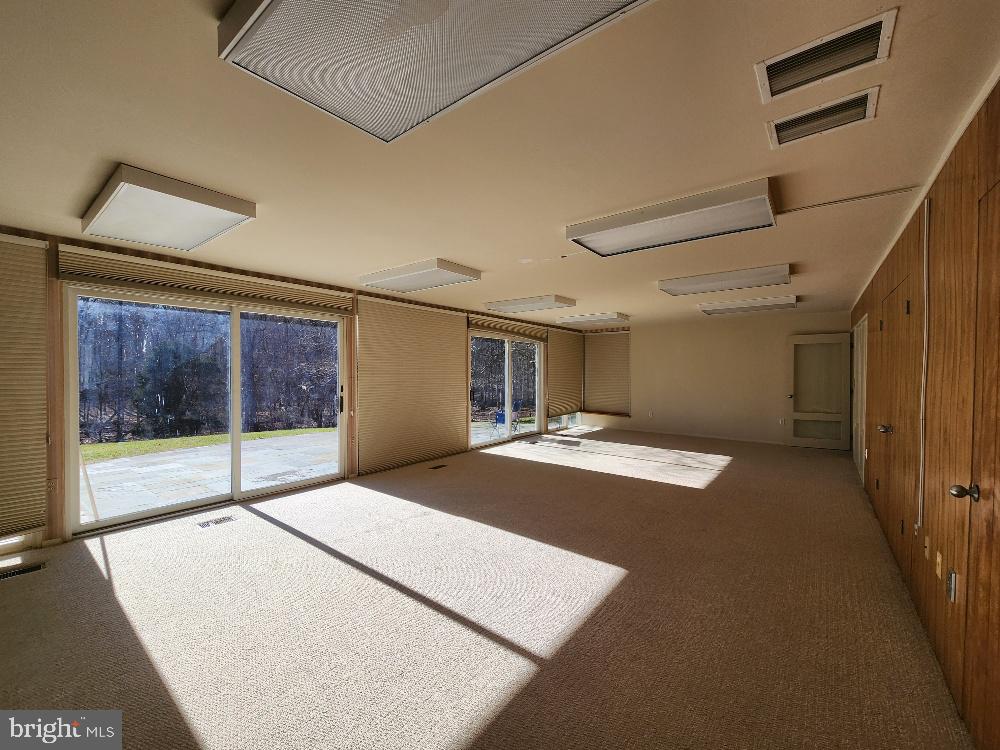 8410 Hawkins Creamery Road Gaithersburg, MD 20882 - Photo 38 of 43
