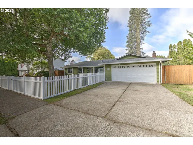 a view of a house with a outdoor space