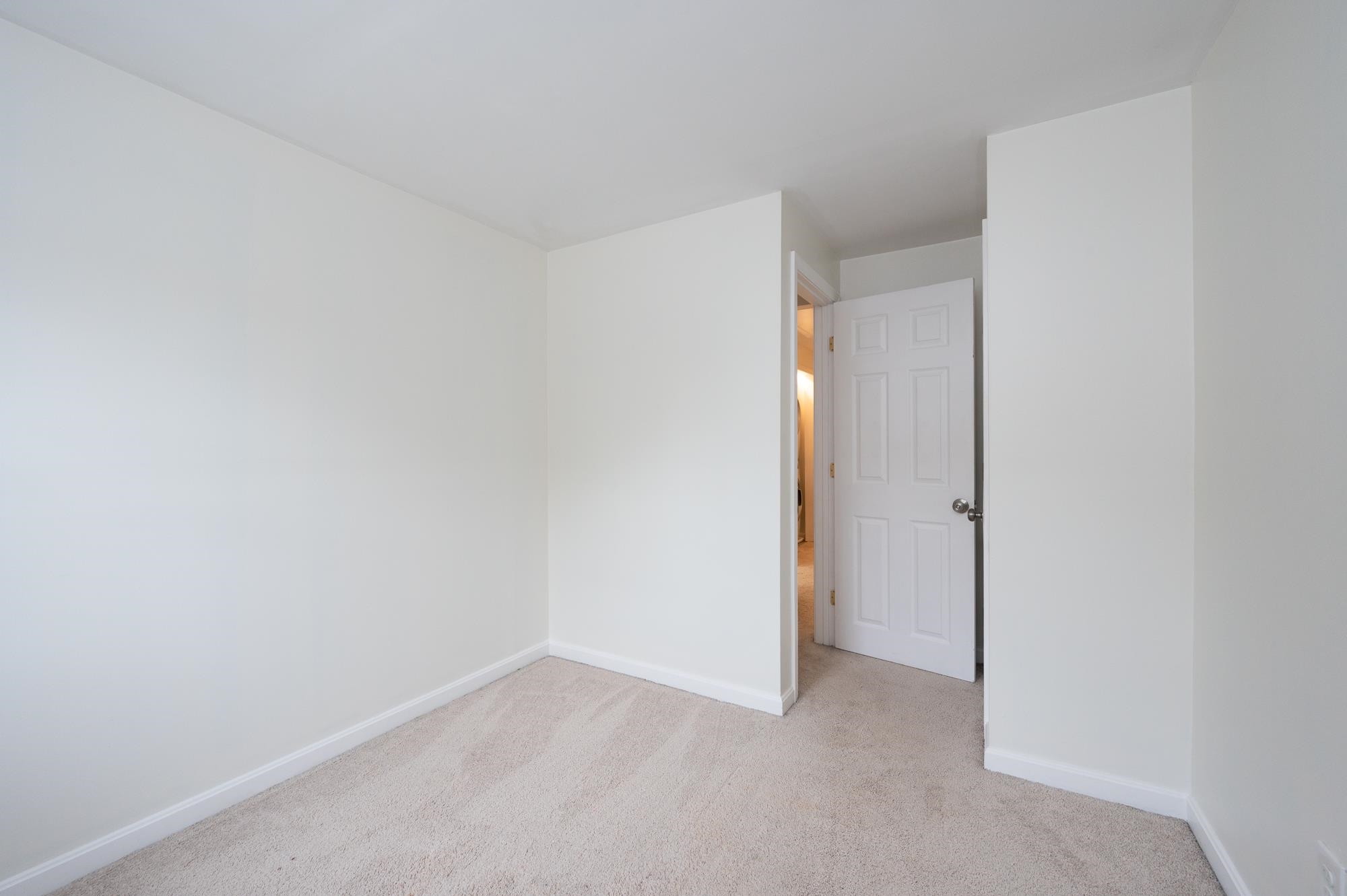 31 South Avenue, Unit L Derry, NH 03038 - Photo 23 of 27