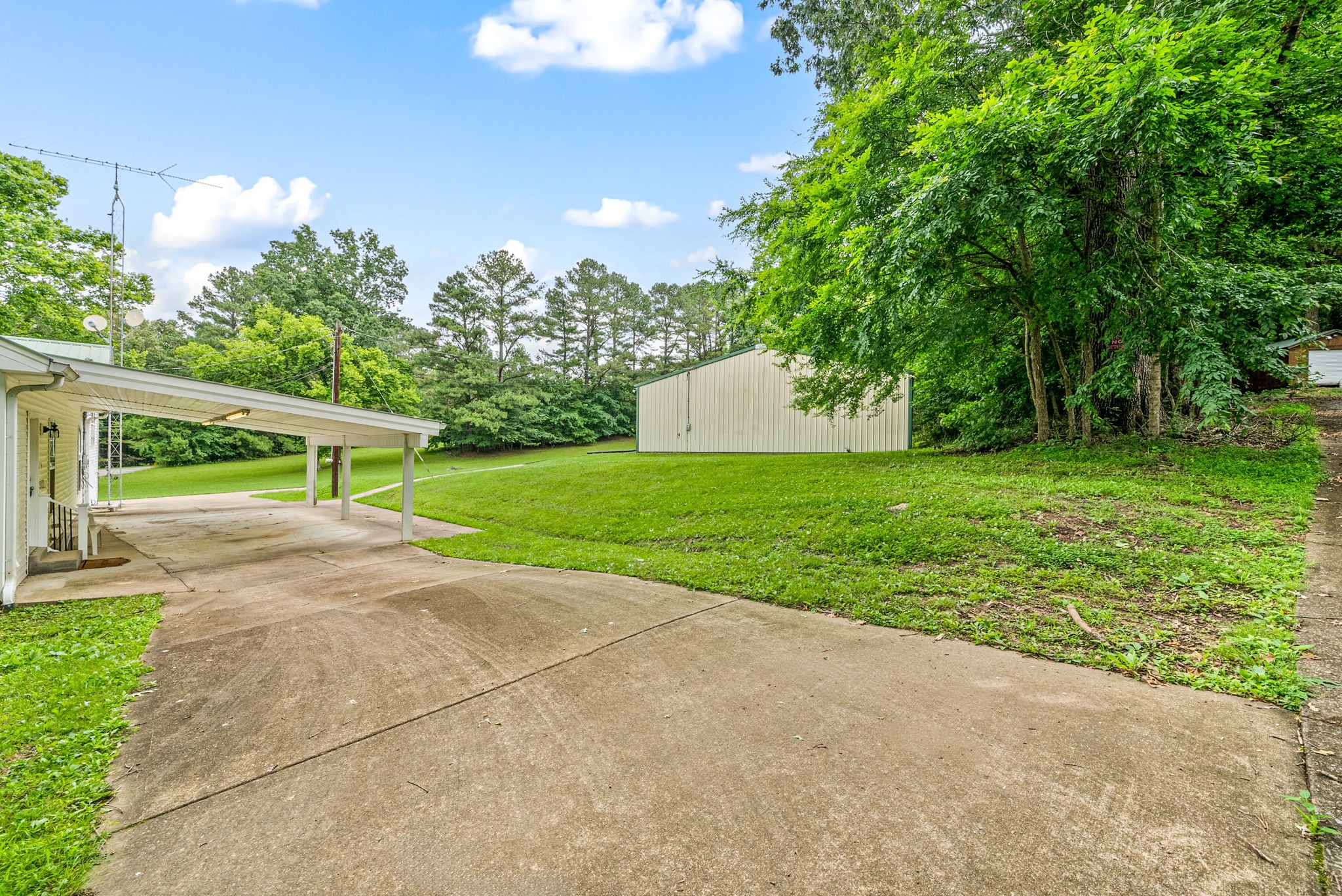 196 Wildlife Road Dover, TN 37058 - Photo 48 of 98 a view of a back yard