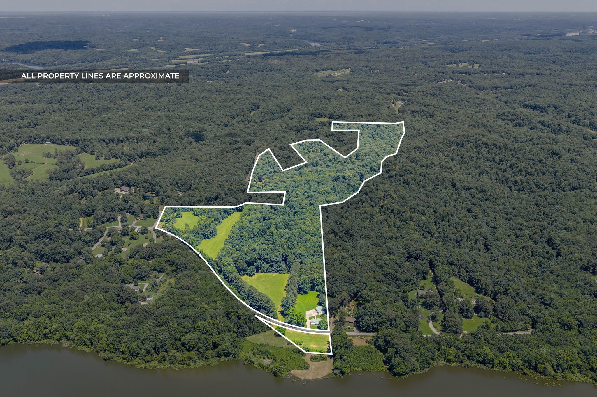 196 Wildlife Road Dover, TN 37058 - Photo 59 of 98 a view of a tennis court