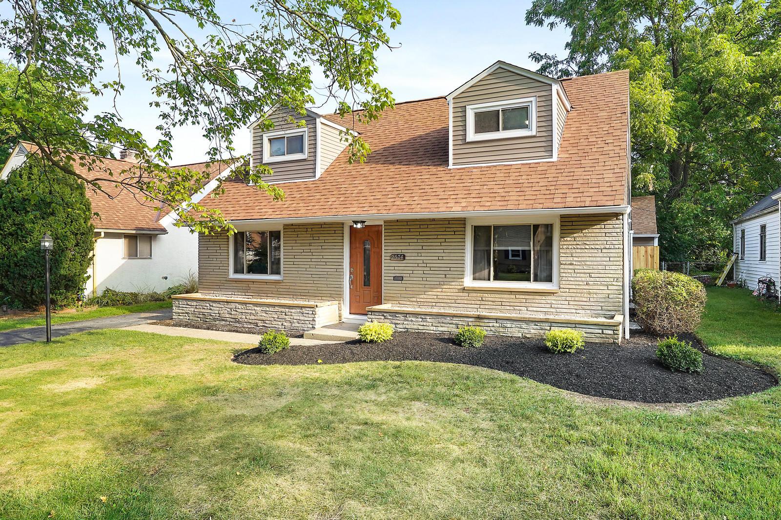 2574 Dover Road Columbus, OH 43209 - Photo 3 of 46 Gallery Image 3
